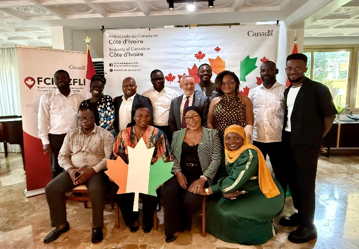 Cérémonie de signature à l'Ambassade du Canada en Côte d'Ivoire